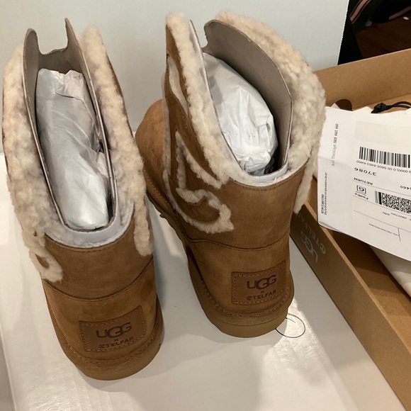 🆕UGG X TELFAR LIMITED EDITION CHESTNUT BROWN MINI TELFAR LOGO CLASSIC SHORT - Picture 7 of 14